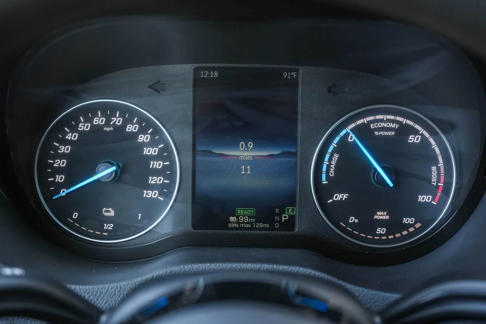 New 2025 Arctic+White Mercedes-Benz Cargo 170WB High Roof 113kw Battery RWD SO Motor image 26