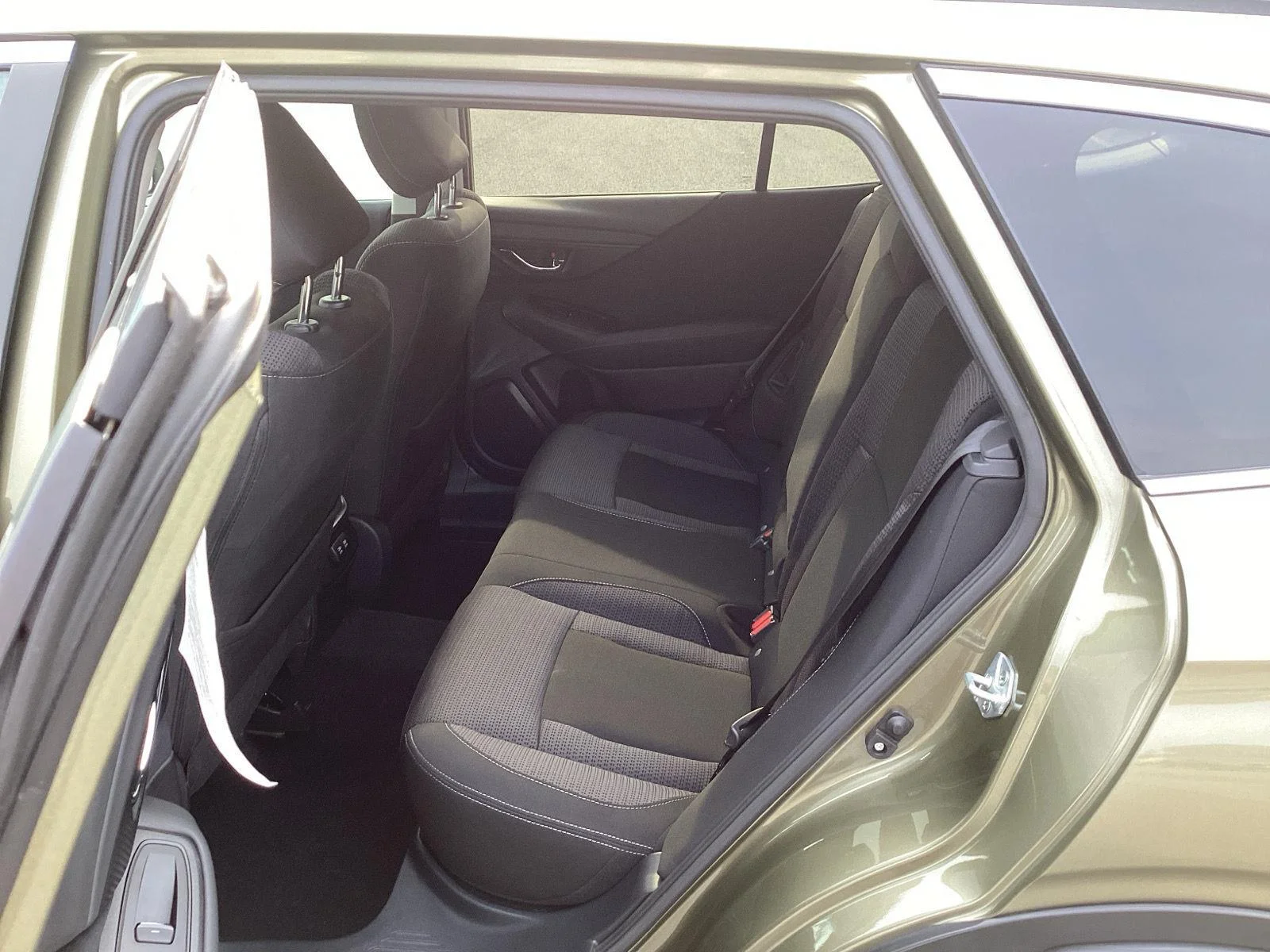 Used 2022 Autumn Green Metallic Subaru Premium image 13