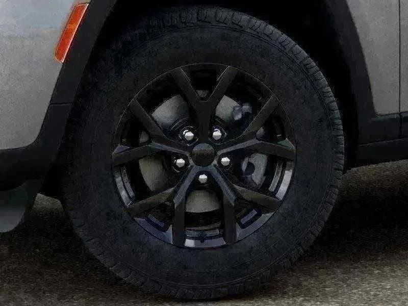 New 2026 Silver Zynith Exterior Paint Jeep Altitude image 59