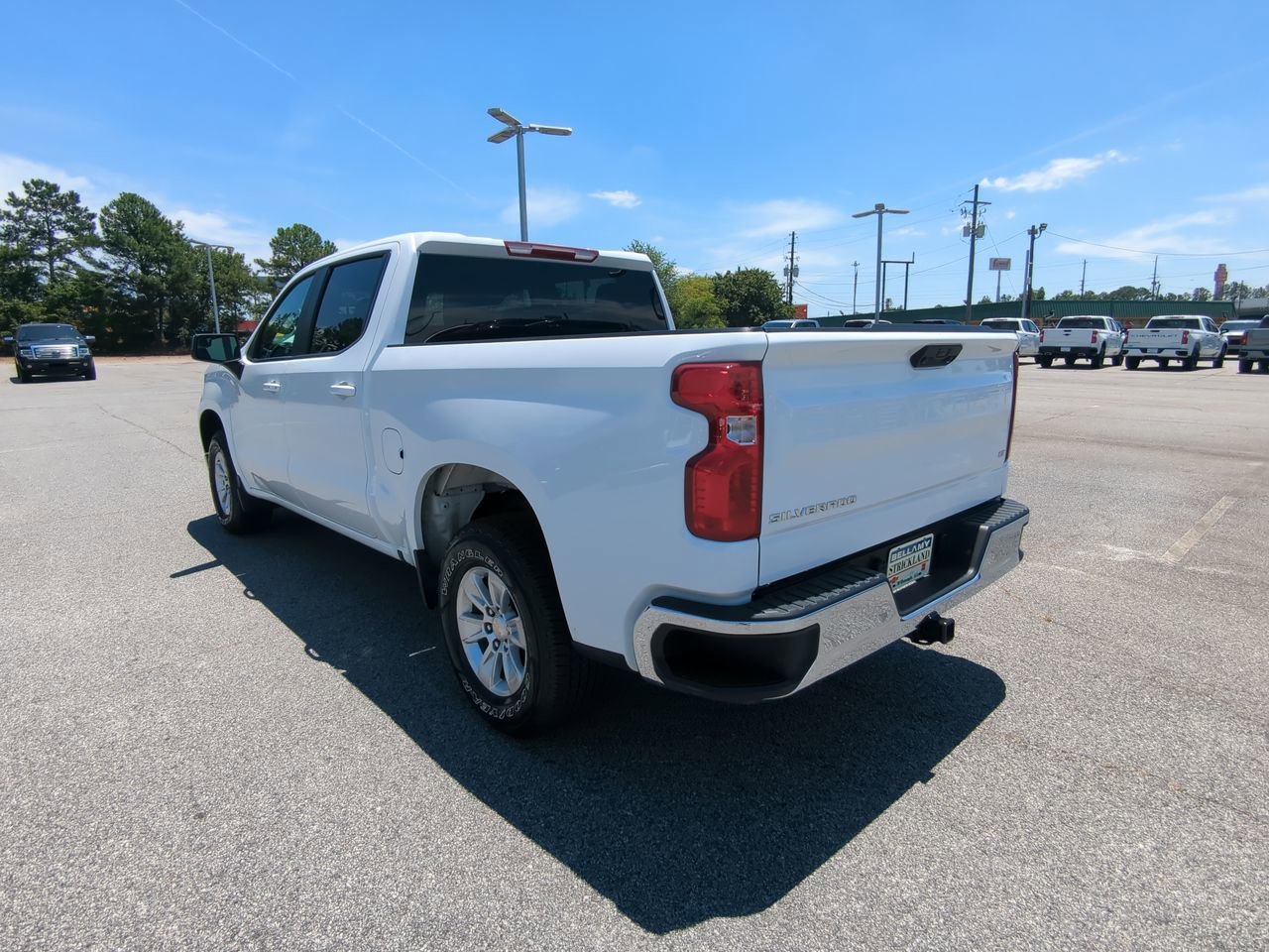 Used 2025 Summit White Chevrolet LT image 6