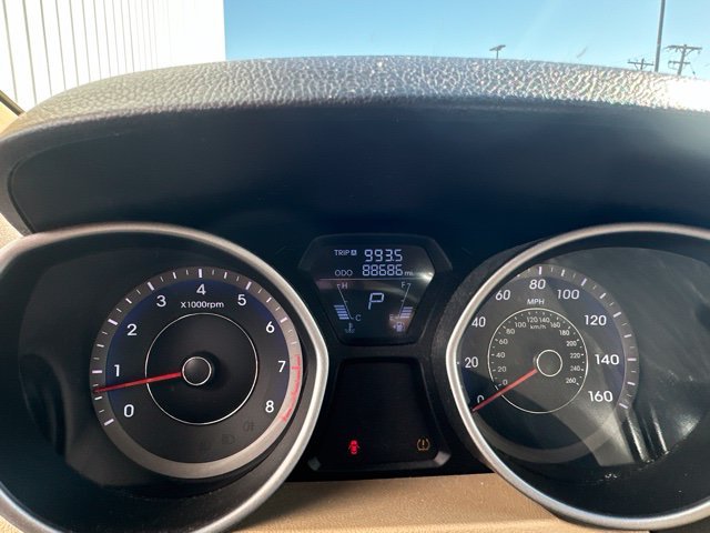 Used 2012 Red Allure Hyundai GLS image 5