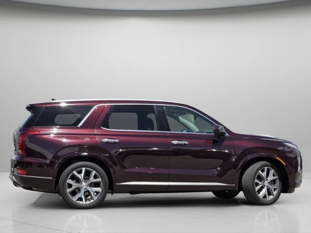 Used 2021 Sierra Burgundy Hyundai Limited image 25