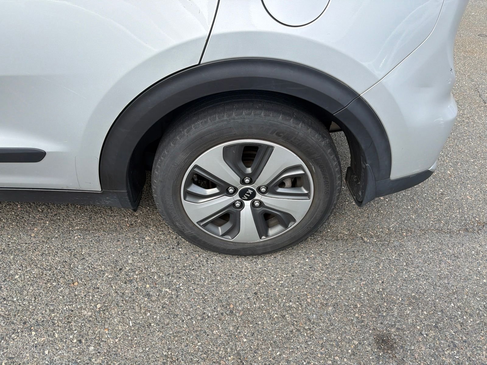 Used 2019 Gray Kia LX image 25