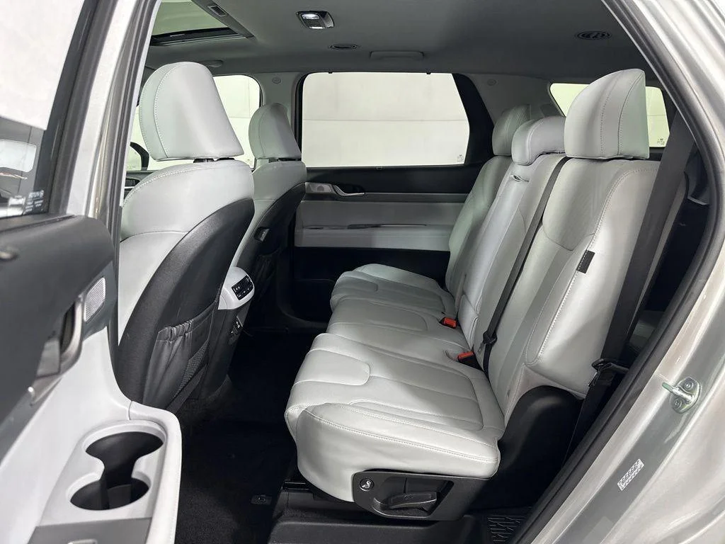 Used 2023 Silver Hyundai SEL image 32