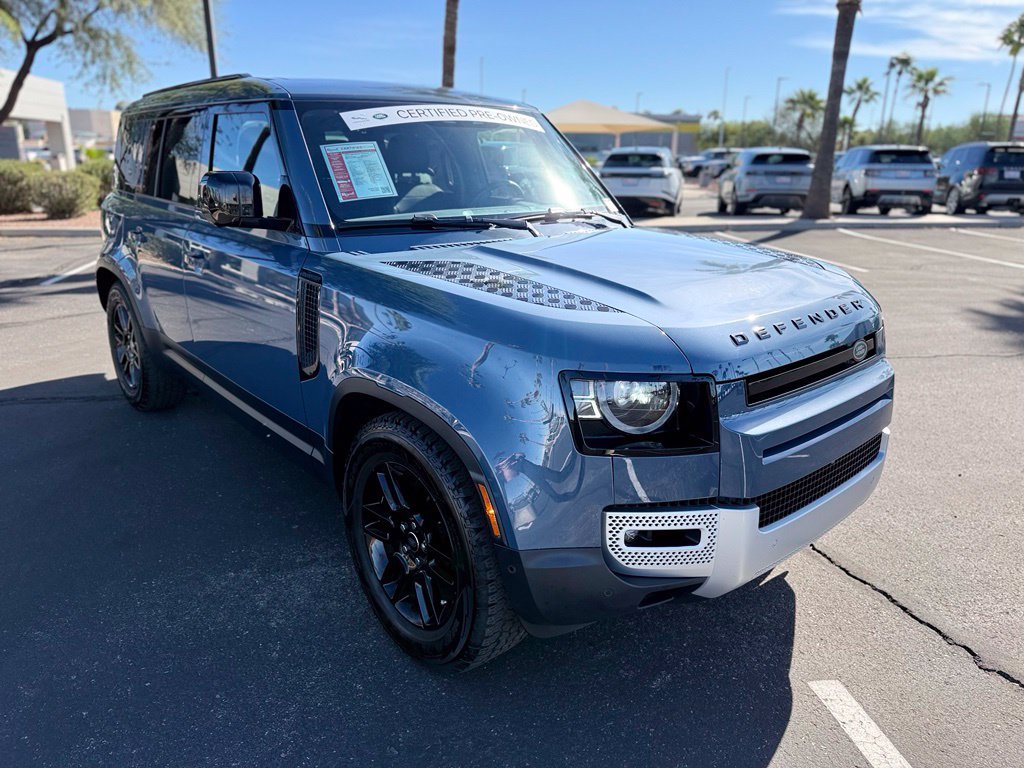 Used 2023 Tasman Blue Metallic Land Rover S image 2