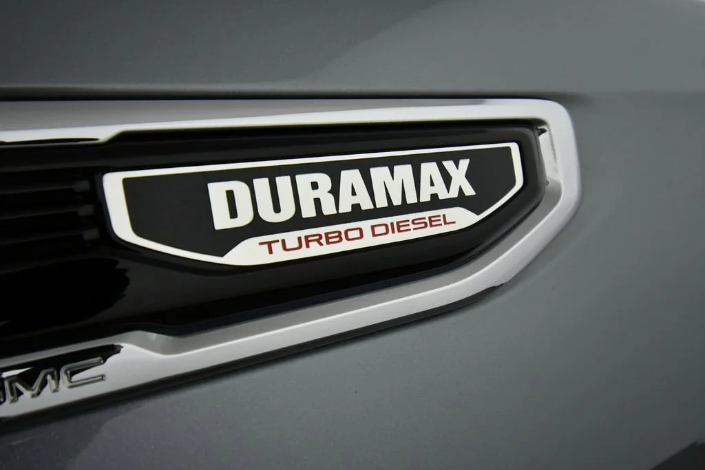 Used 2025 Sterling Metallic GMC Denali image 18