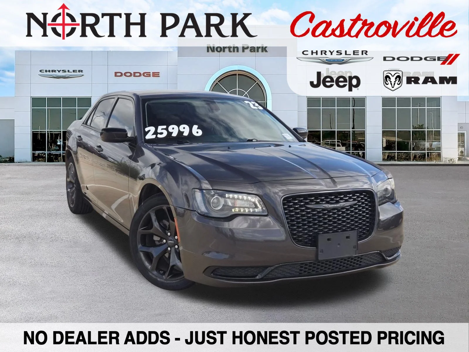 2023 Chrysler 300 Touring's photo
