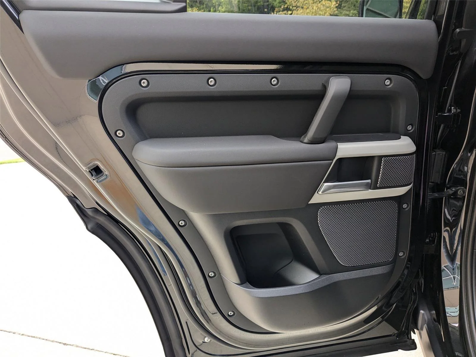 Used 2024 Santorini Black Metallic Land Rover SE image 26