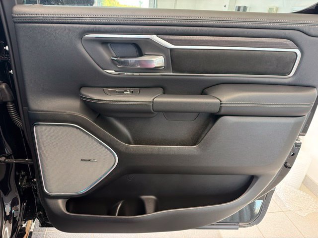 New 2027 Diamond Black Crystal Pearl-Coat Exterior Paint RAM Laramie image 9