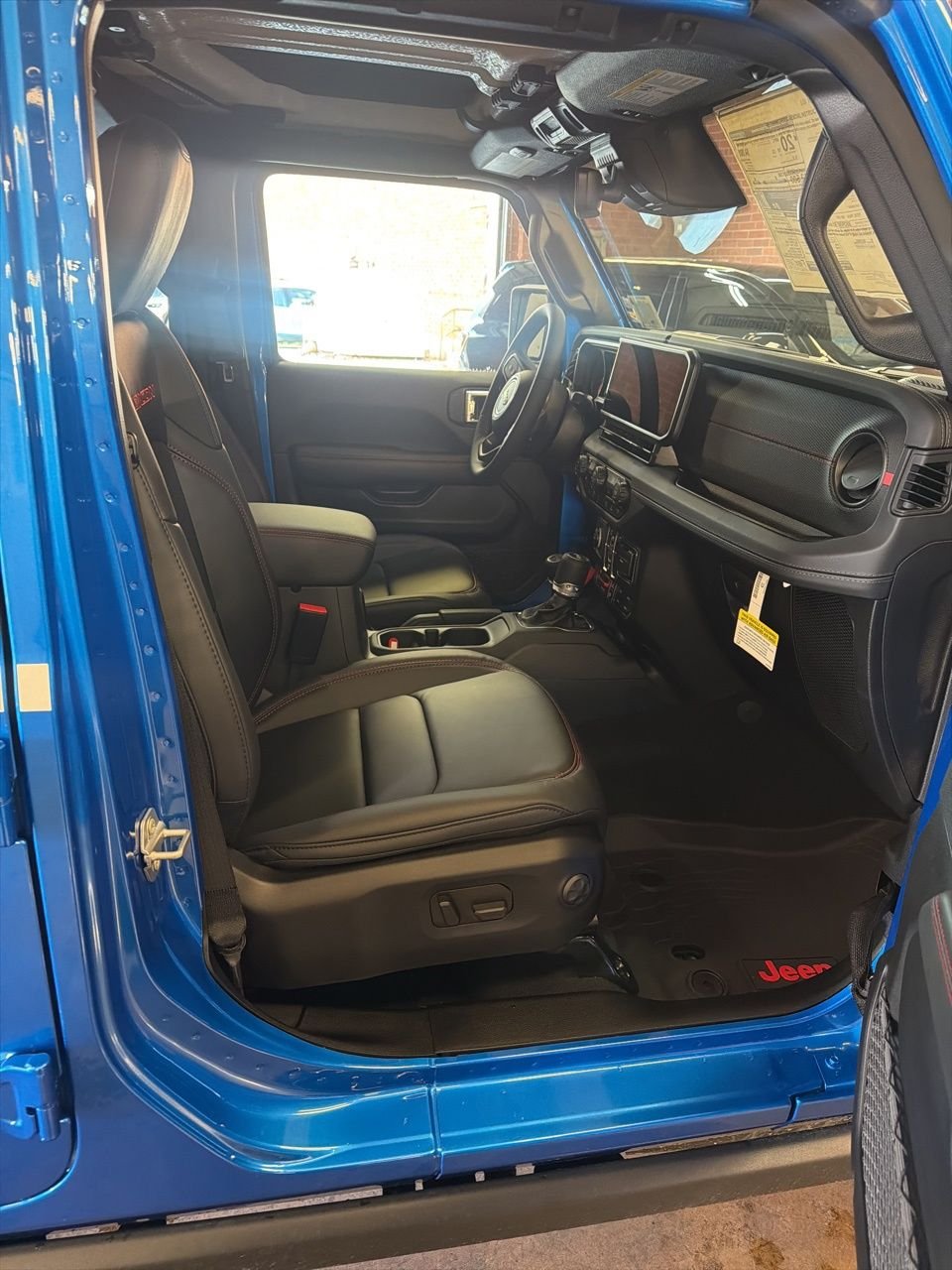 New 2026 Hydro Blue Pearl-Coat Exterior Paint Jeep Rubicon X image 17