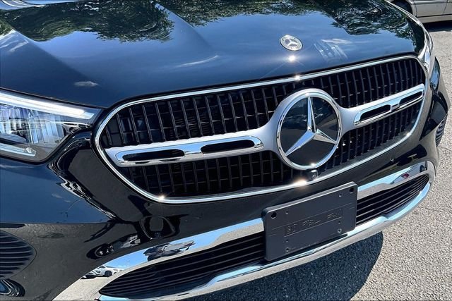 Used 2026 Black Mercedes-Benz GLC 300 image 27