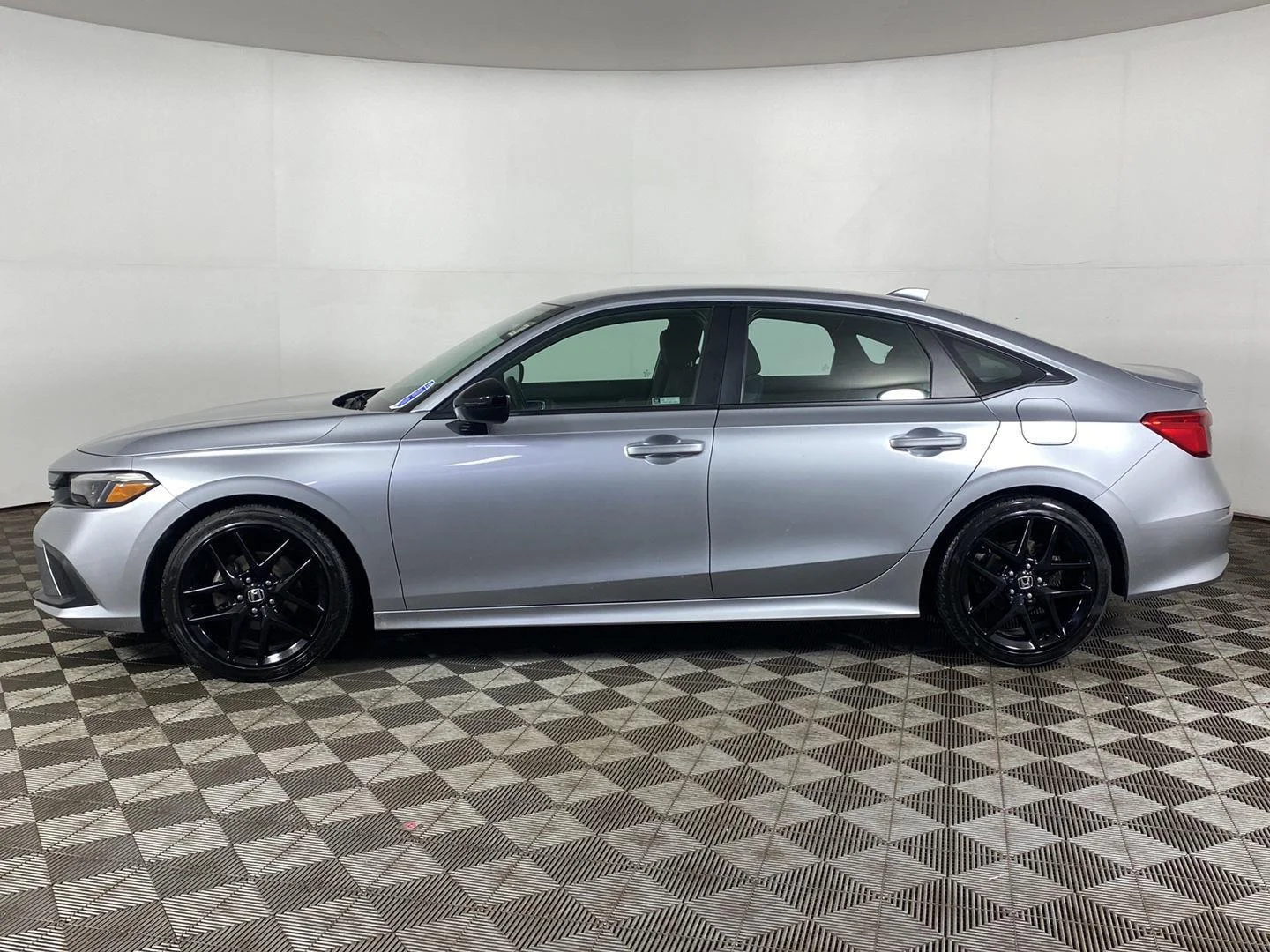 Used 2023 Lunar Silver Metallic Honda Sport image 8