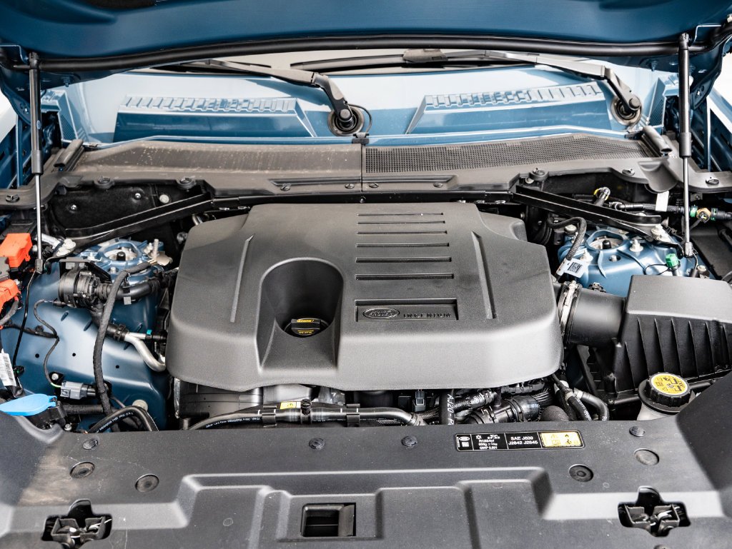 New 2026 Tasman Blue Land Rover X-Dynamic SE image 48