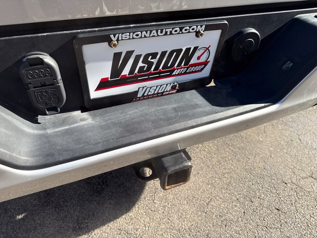 Used 2021 Silver GMC Elevation image 16