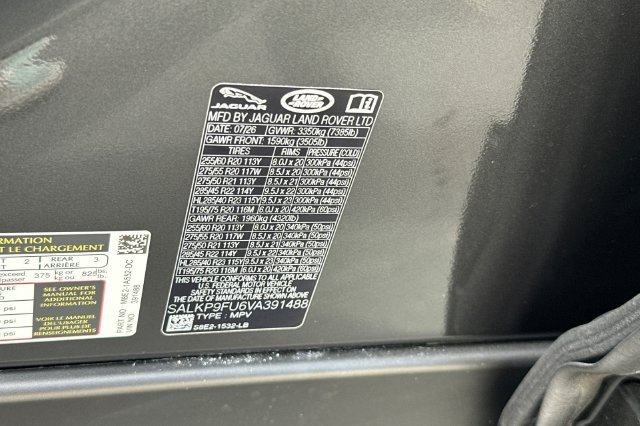 New 2027 Carpathian Grey Land Rover SE image 27