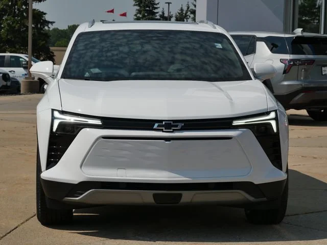 Used 2024 Chevrolet Blazer EV LT with VIN 3GNKDBRJ5RS195921 for sale in Eden Prairie, Minnesota