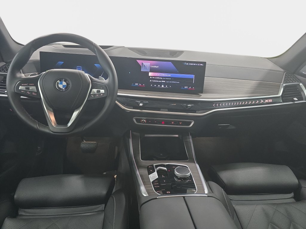 Used 2026 Black Sapphire Metallic BMW sDrive40i image 9