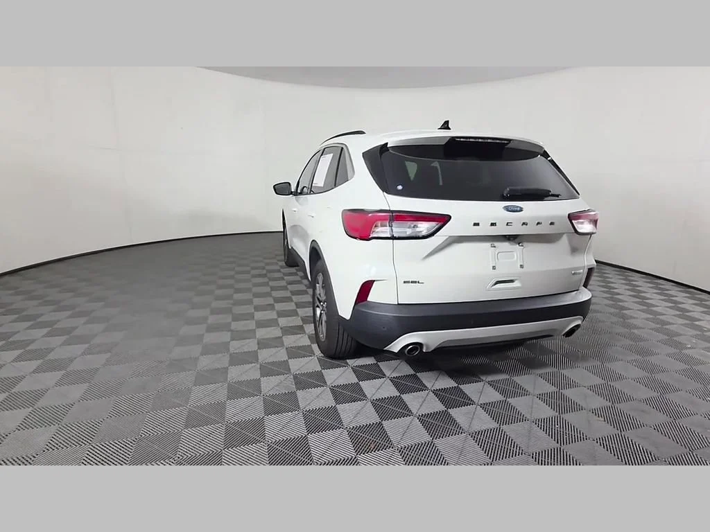Used 2020 White Metallic Ford SEL image 43