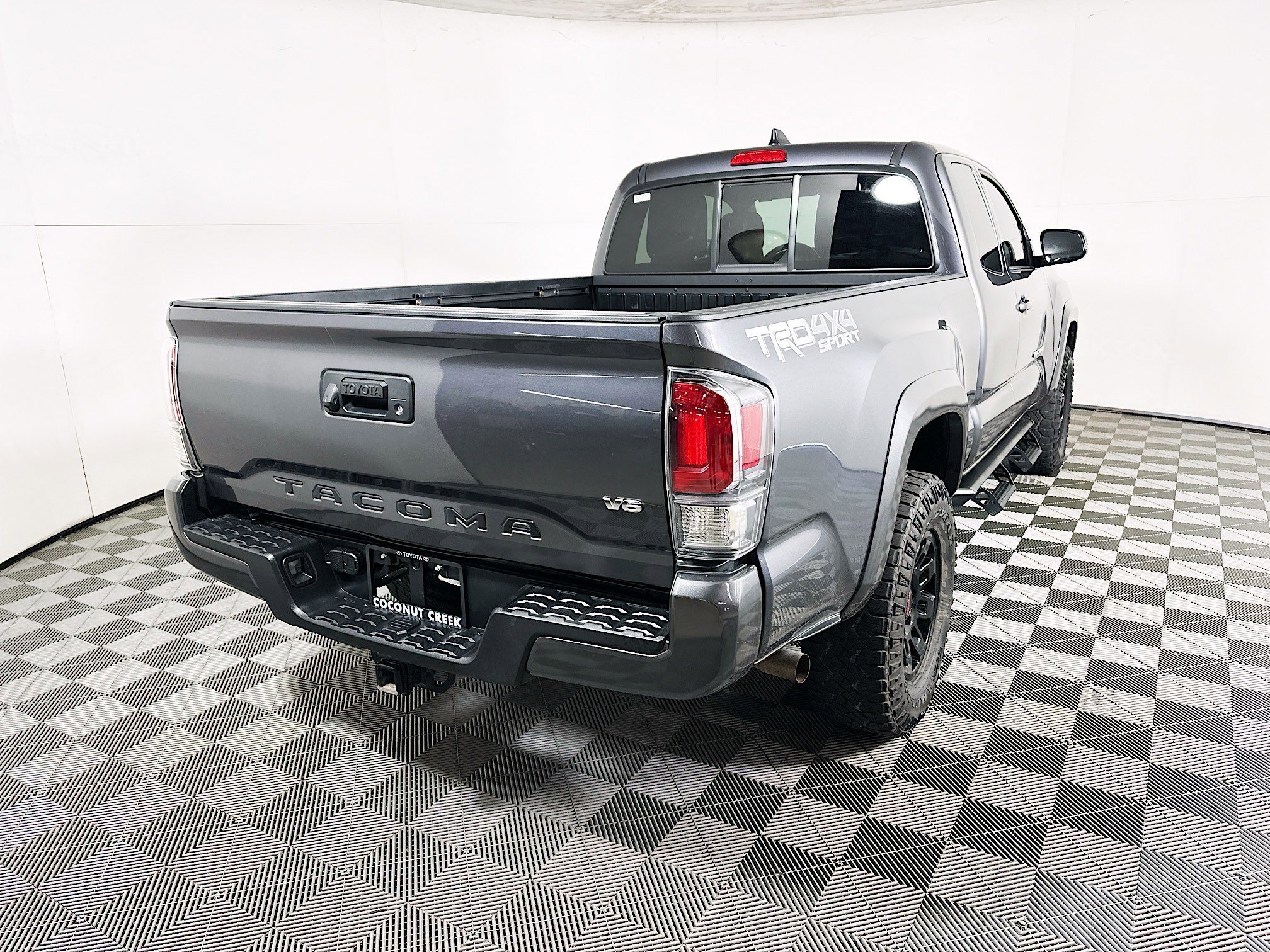 2022 Toyota Tacoma thumbnail 5