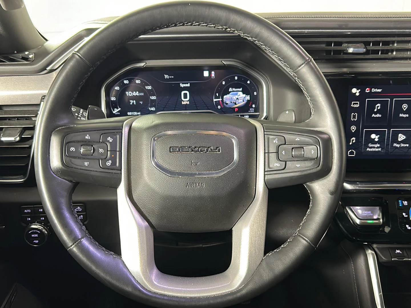 Used 2023 White Frost Tricoat GMC Denali image 37