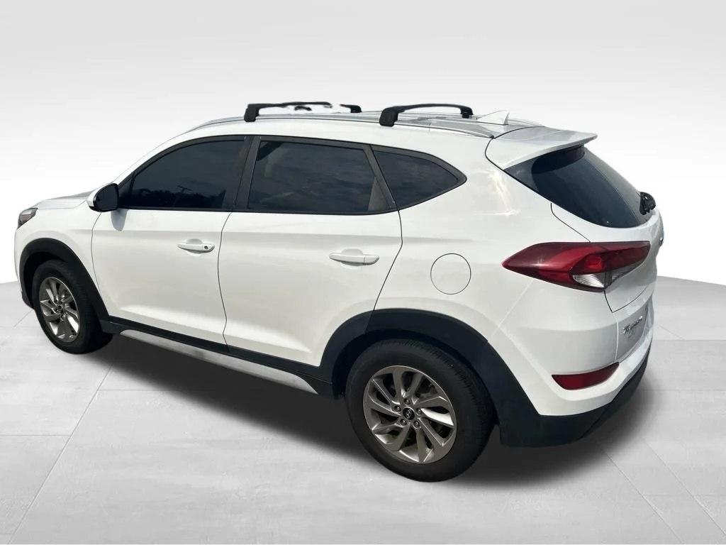 Used 2018 White Hyundai SEL image 2