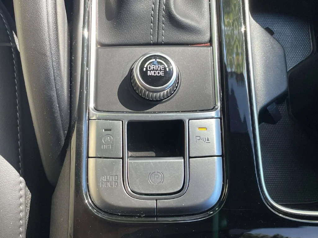 Used 2025  Kia S image 42
