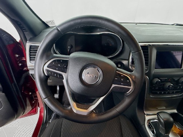 Used 2018 Red Jeep Laredo image 11