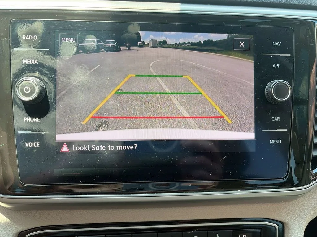 Used 2019 Pure White Volkswagen SEL image 21