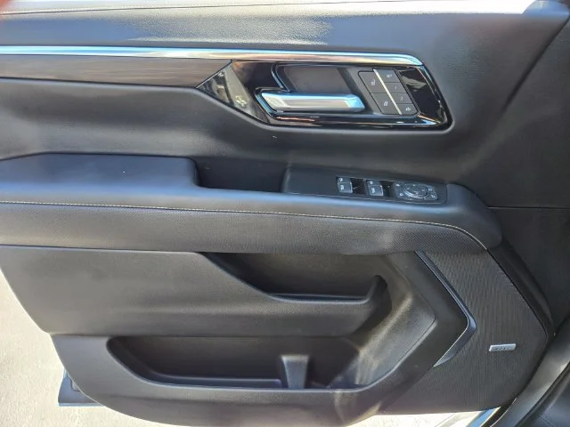 Used 2025 Sterling Gray Metallic Chevrolet Premier image 36