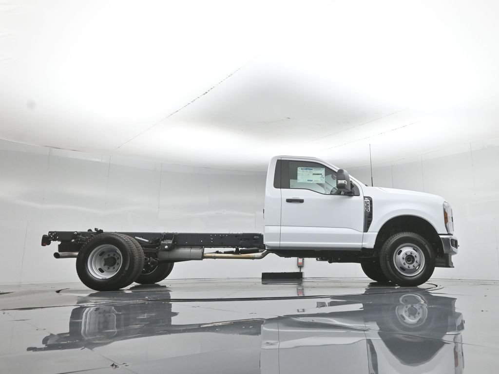New 2026 Oxford White Ford XL image 41