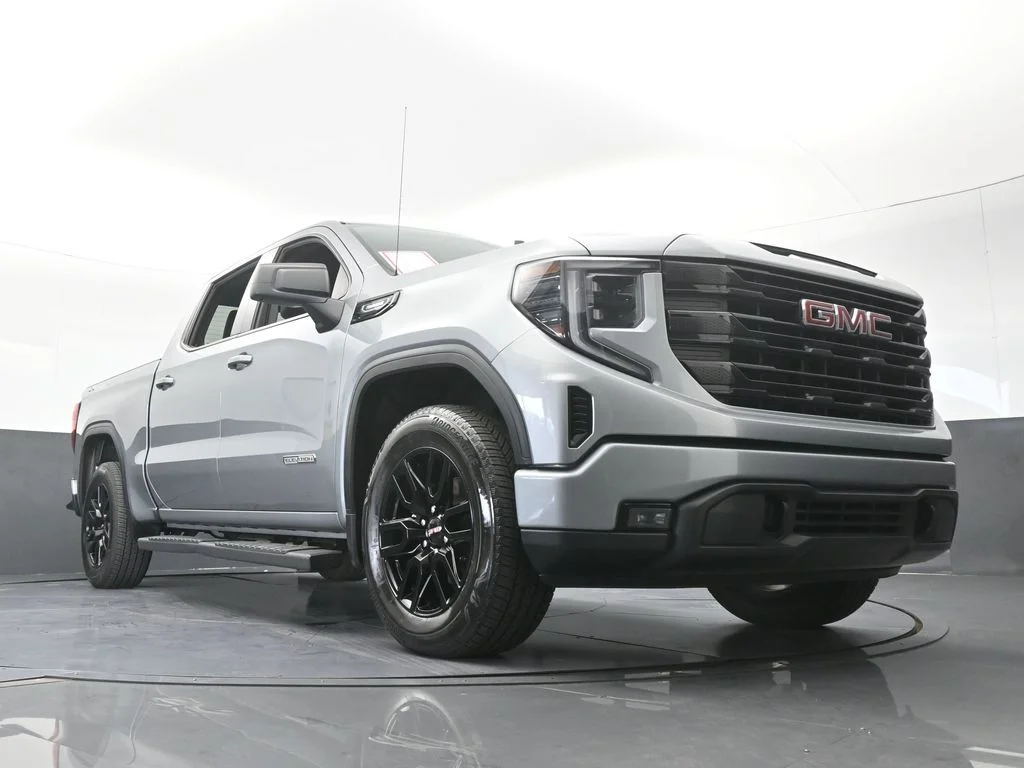 Used 2025 Sterling Metallic GMC Elevation image 59