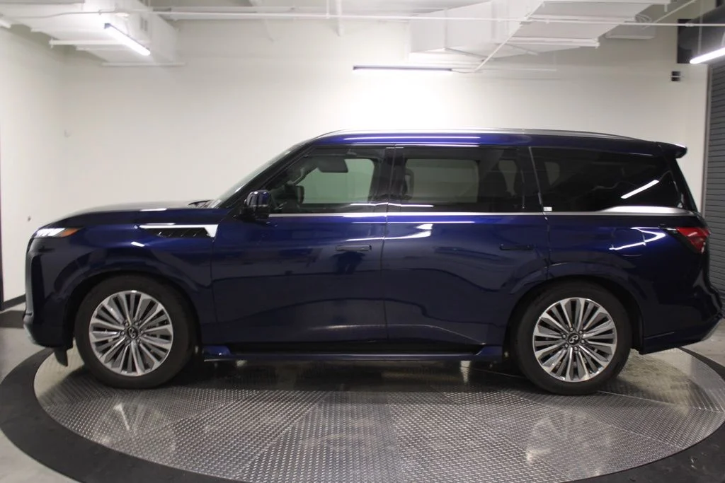 New 2025 GRAND BLUE INFINITI LUXE image 2
