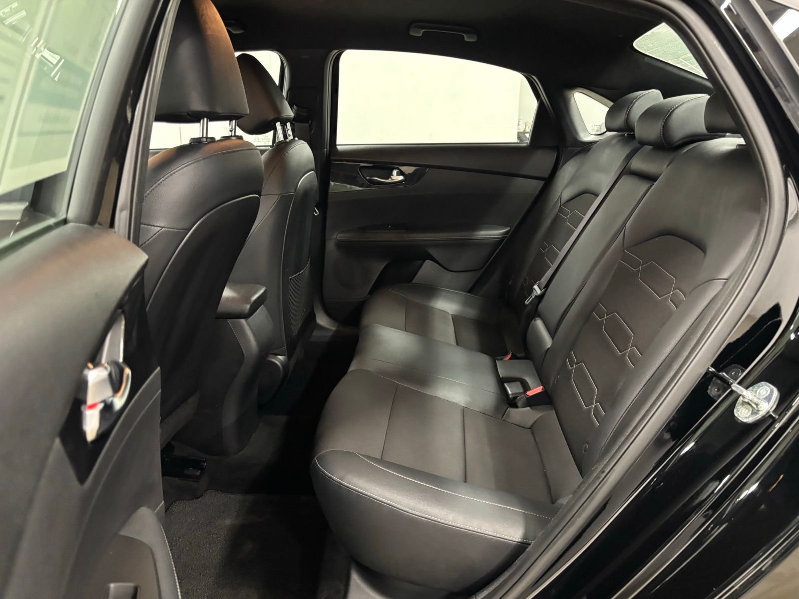 Used 2023 Black Kia GT-Line image 17