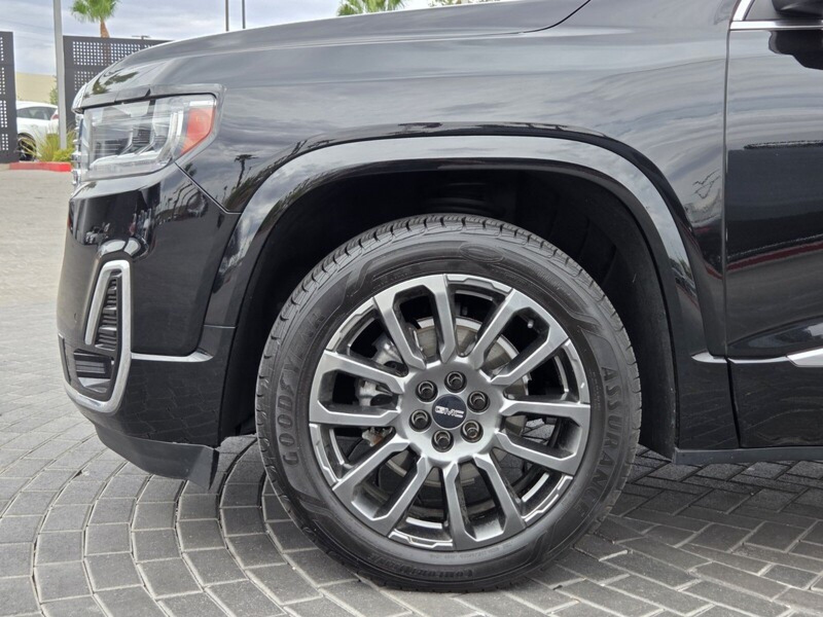 Used 2023 EBONY TWILIGHT MET GMC Denali image 12