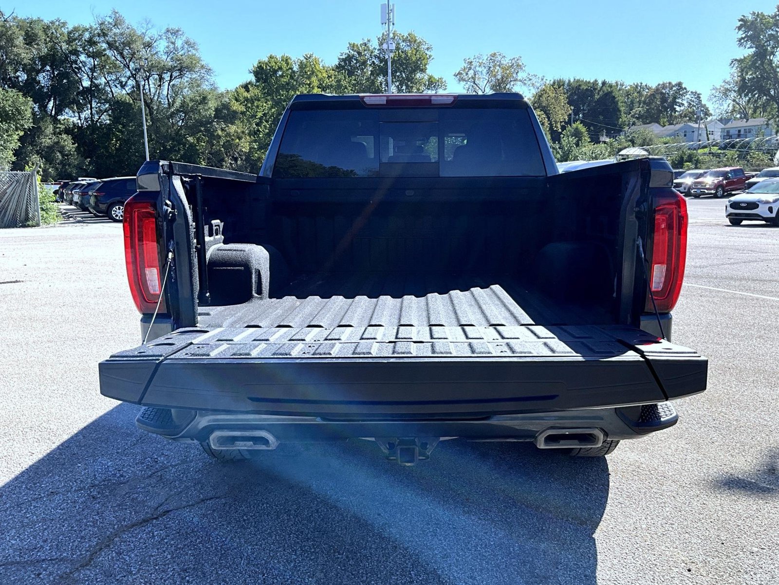 Used 2022 Blue GMC Denali image 12