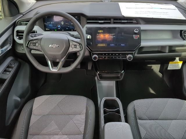 New 2027 Summit White Chevrolet LT image 4