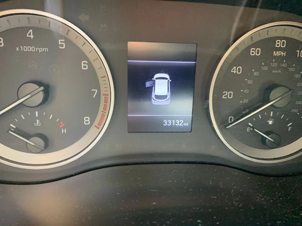 Used 2021  Hyundai SE image 4