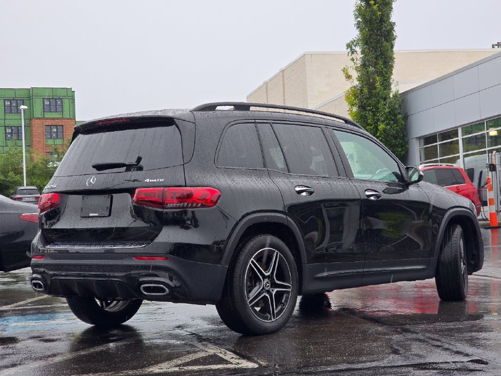 Certified Used 2023  Mercedes-Benz GLB 250 image 21