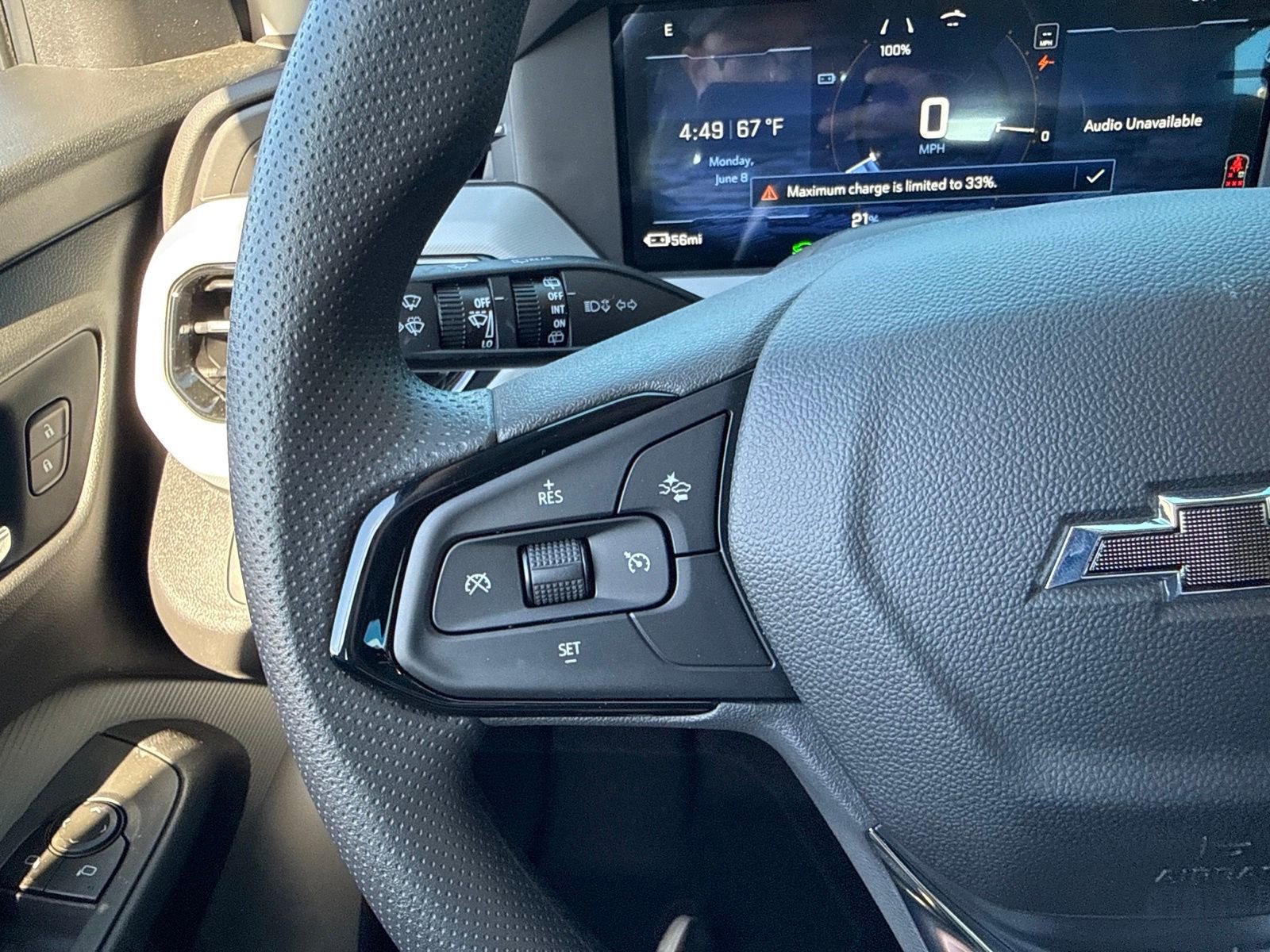 New 2027 Summit White Chevrolet LT image 31