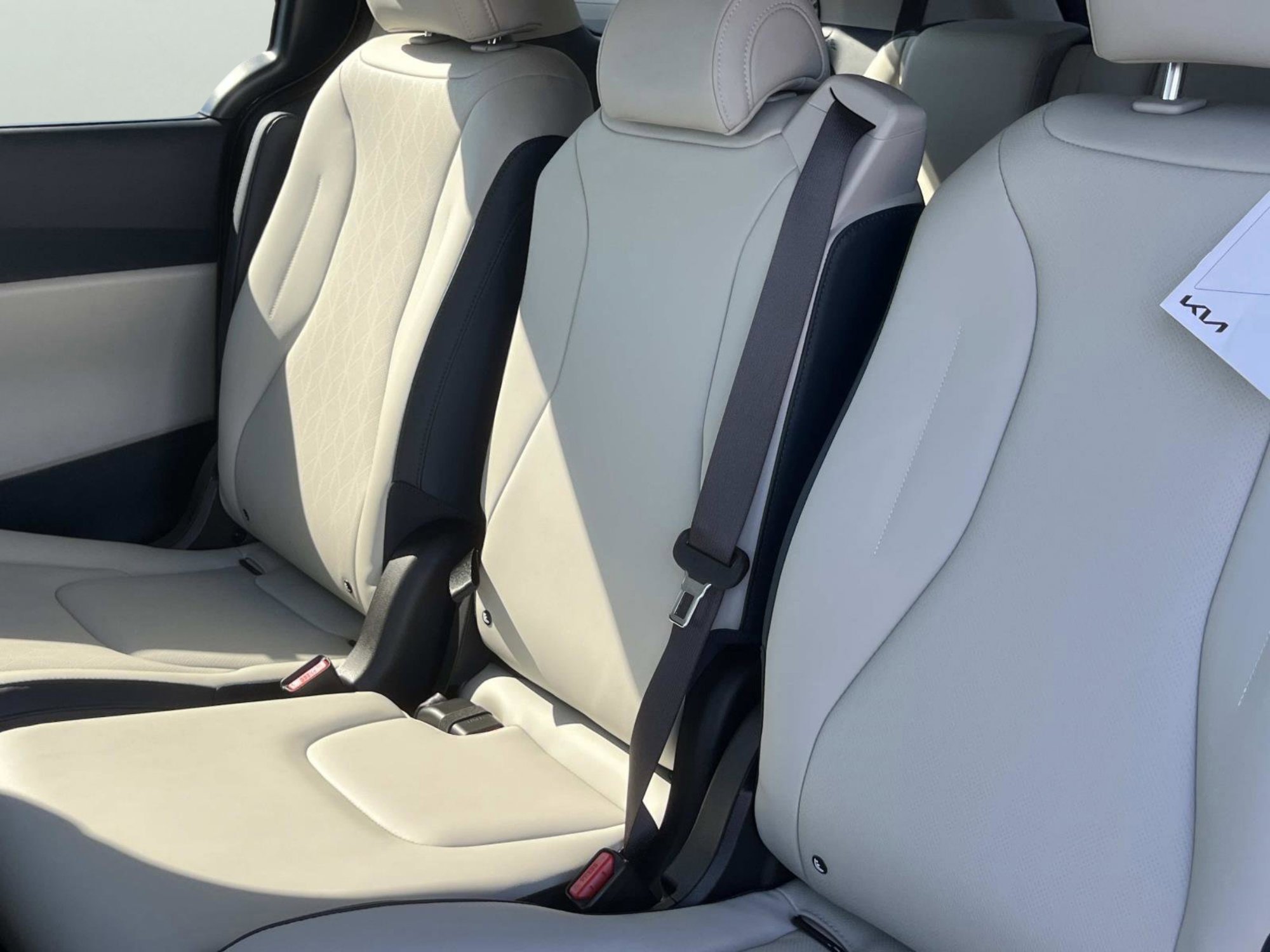 New 2026 Ceramic Silver Kia EX image 23