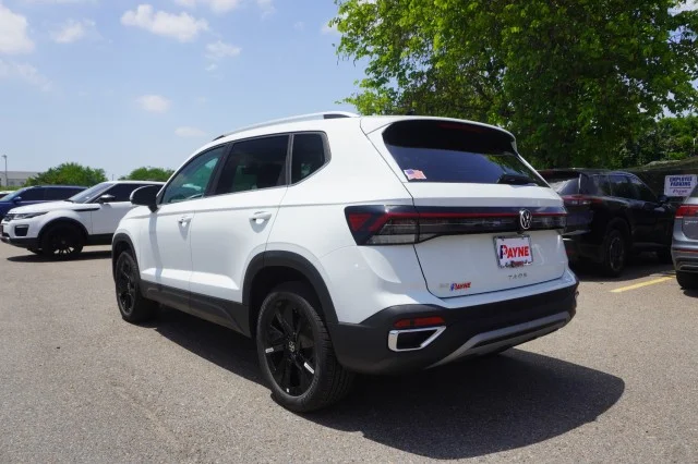 New 2026 Pure White Volkswagen 1.5T SE image 10