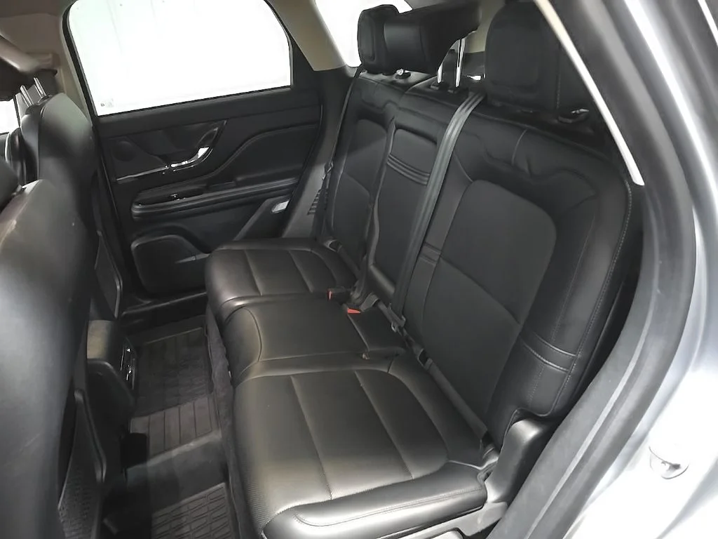 Used 2023 Silver Lincoln Standard image 37