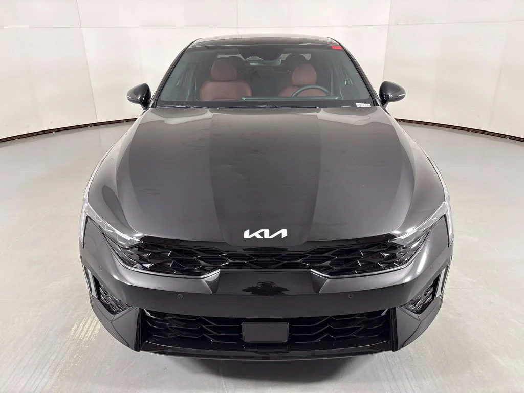 New 2027 Black Kia GT-Line image 3