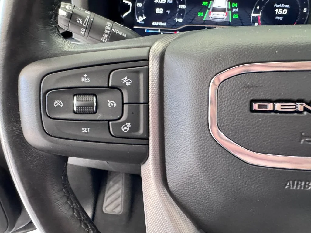2023 GMC Yukon Denali - Photo 23