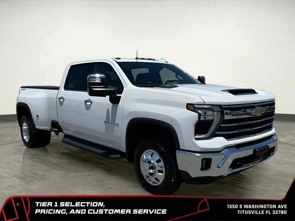 Used 2025 Summit White Chevrolet LTZ DRW image 9