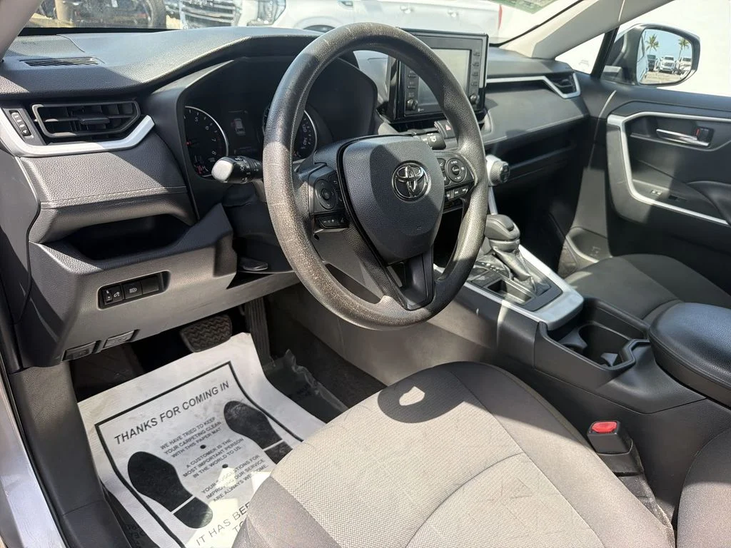 Used 2021 Silver Toyota XLE image 16