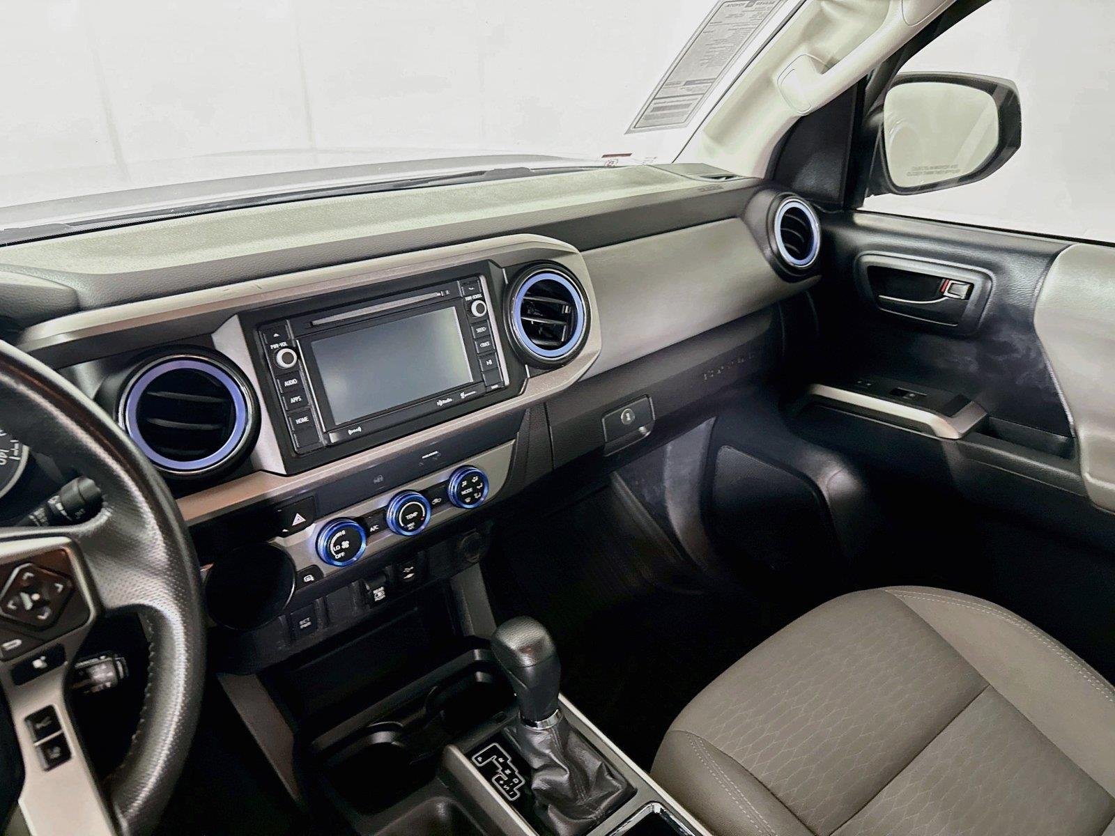 Used 2019 Cement Toyota SR5 image 30