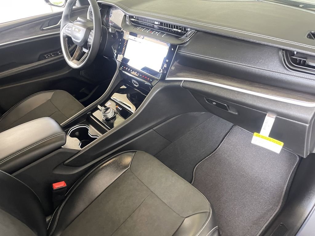 New 2026 Baltic Gray Metallic Clearcoat Jeep Altitude image 19