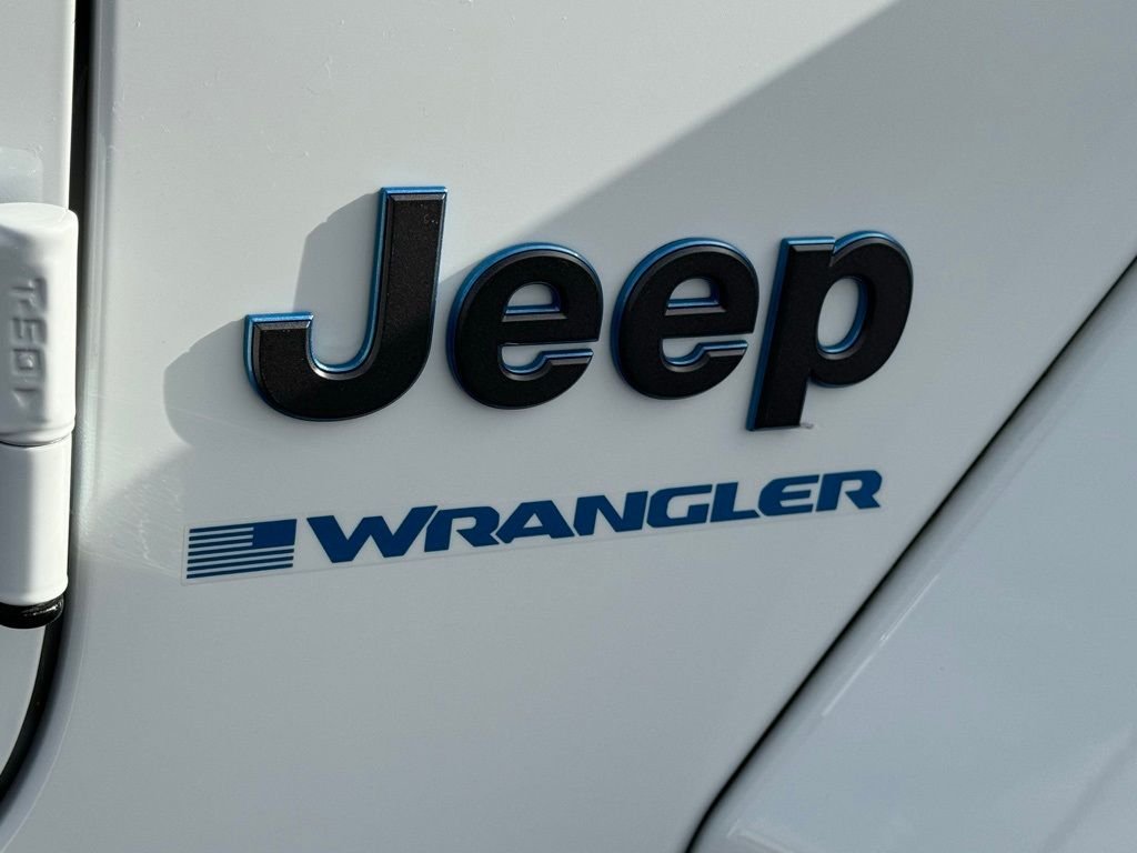 Used 2024 White Jeep High Altitude 4xe image 33