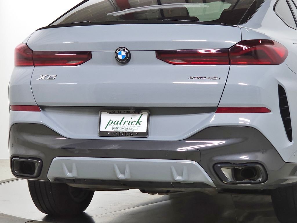 Used 2024 Gray Metallic BMW xDrive40i image 11